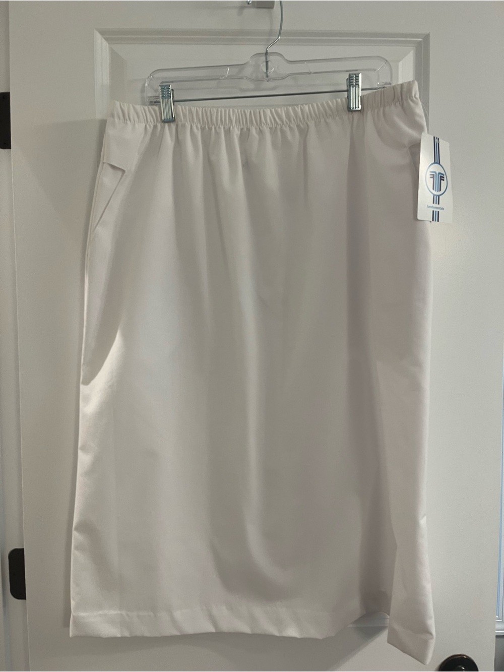 White Swan Brand skirt with Elastic Waist size XL NWT